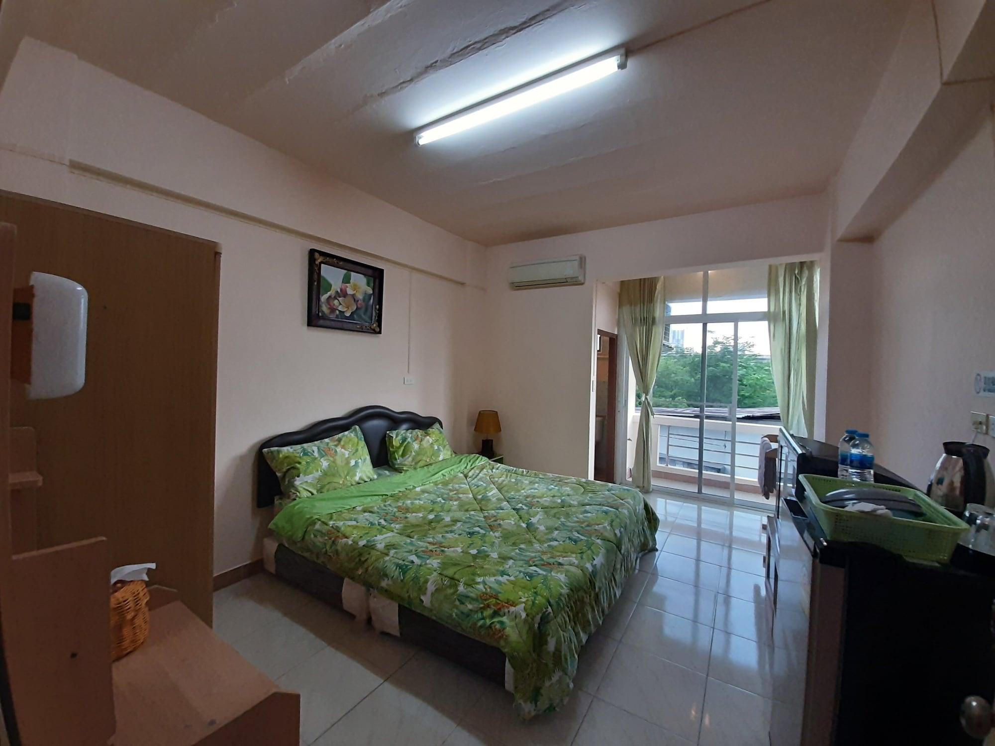 Vanlisut Hotel Ngamwongwan Nonthaburi Extérieur photo
